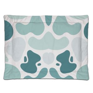  Pet Mat - Lightweight easy to carry and a customizable area for the pet's name and photo.